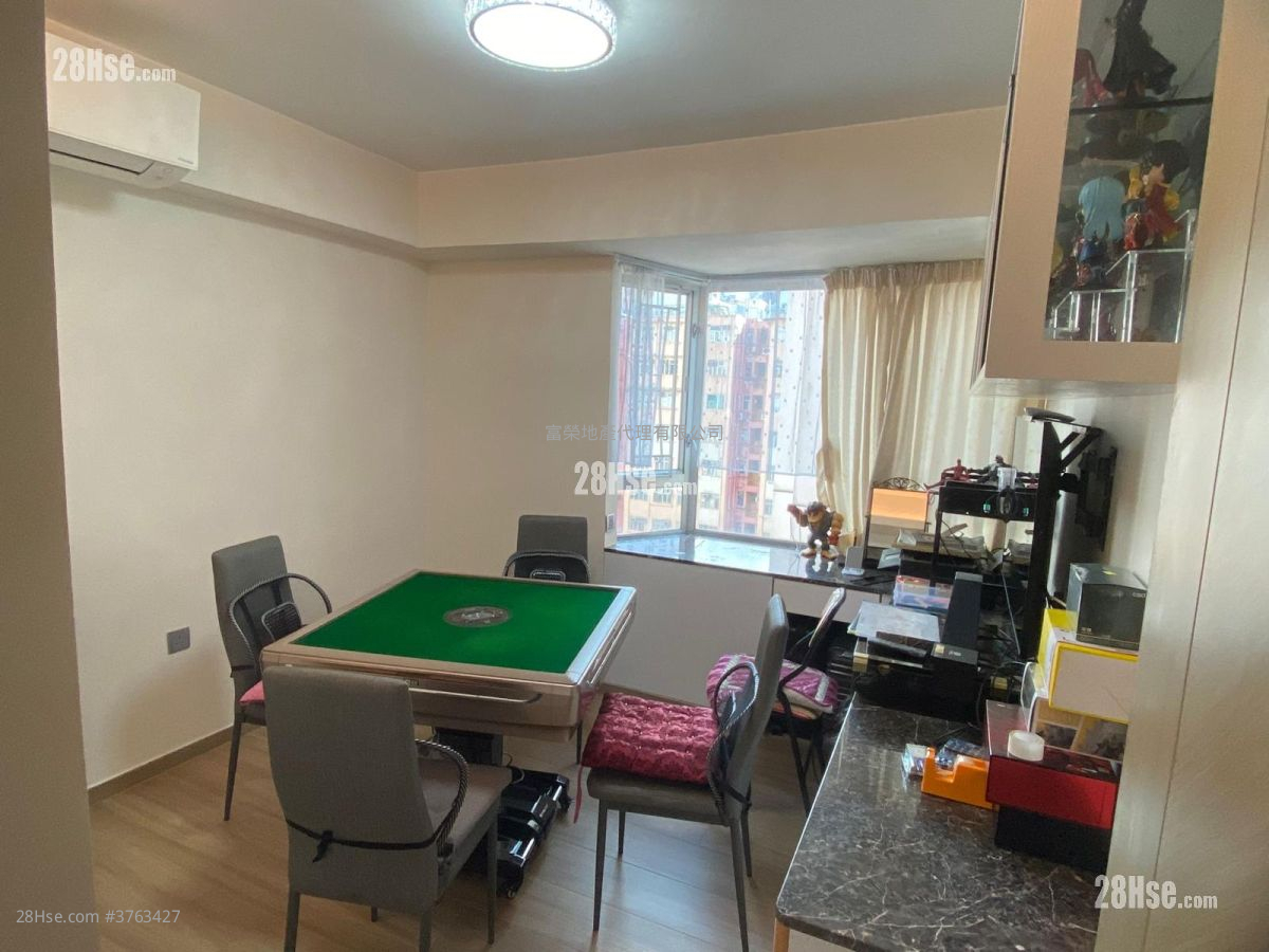 红磡湾中心 售盘 4 房 , 2 浴室 956 平方尺