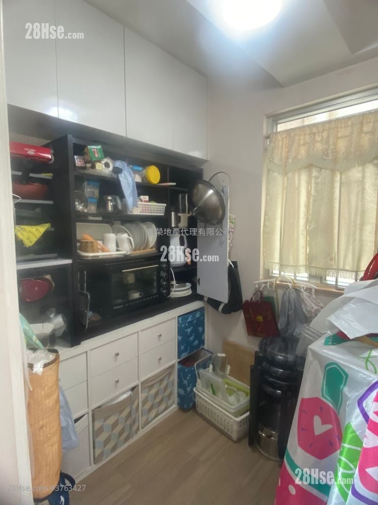 红磡湾中心 售盘 4 房 , 2 浴室 956 平方尺