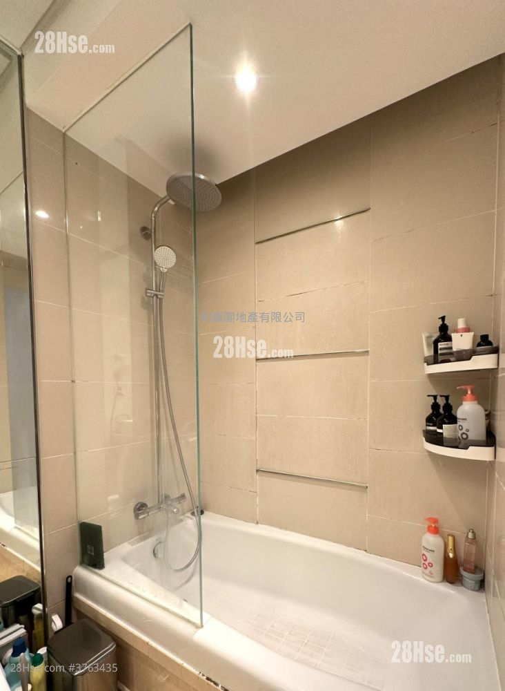 Manhattan Hill Sell 2 Bedrooms , 1 Bathroom 496 ft²