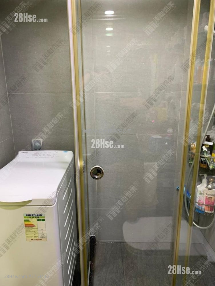 Tseung Kwan O Plaza Sell 3 Bedrooms 648 ft²