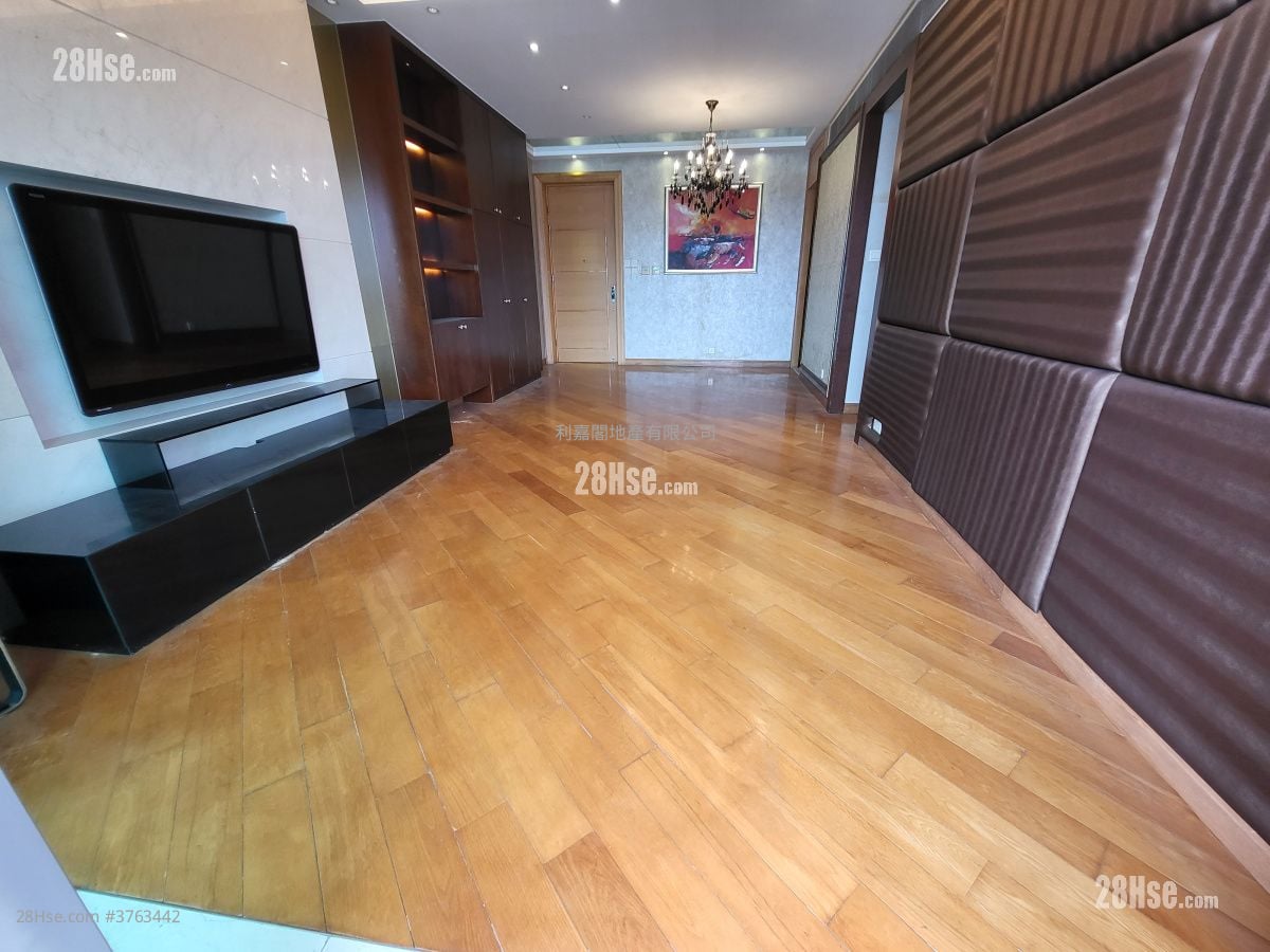 Manhattan Hill Sell 4 Bedrooms , 2 Bathrooms 1,364 ft²