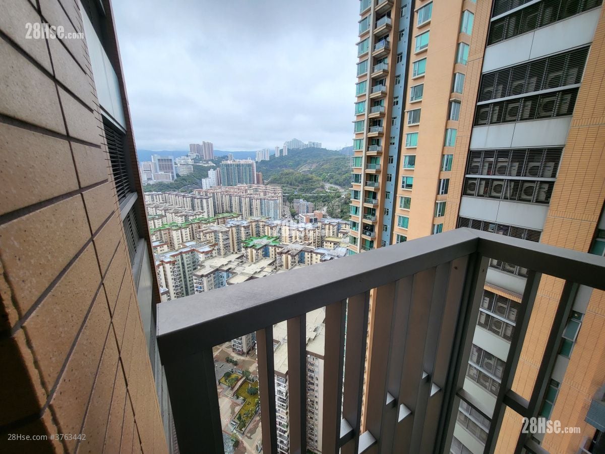 Manhattan Hill Sell 4 Bedrooms , 2 Bathrooms 1,364 ft²