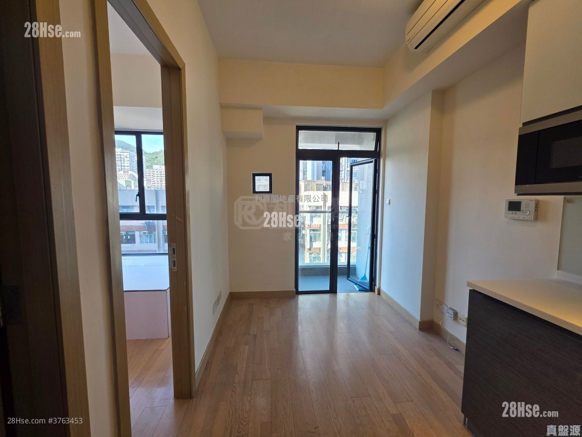 Giovane Sell 1 Bedroom , 1 Bathroom 224 ft²