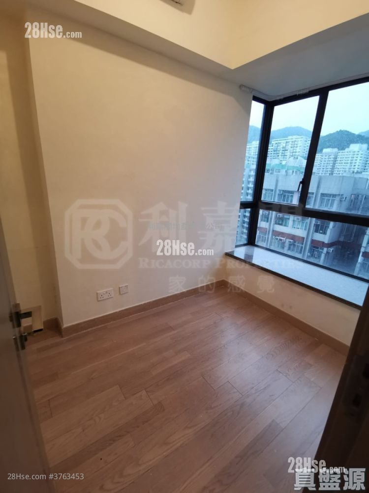 Giovane Sell 1 Bedroom , 1 Bathroom 224 ft²