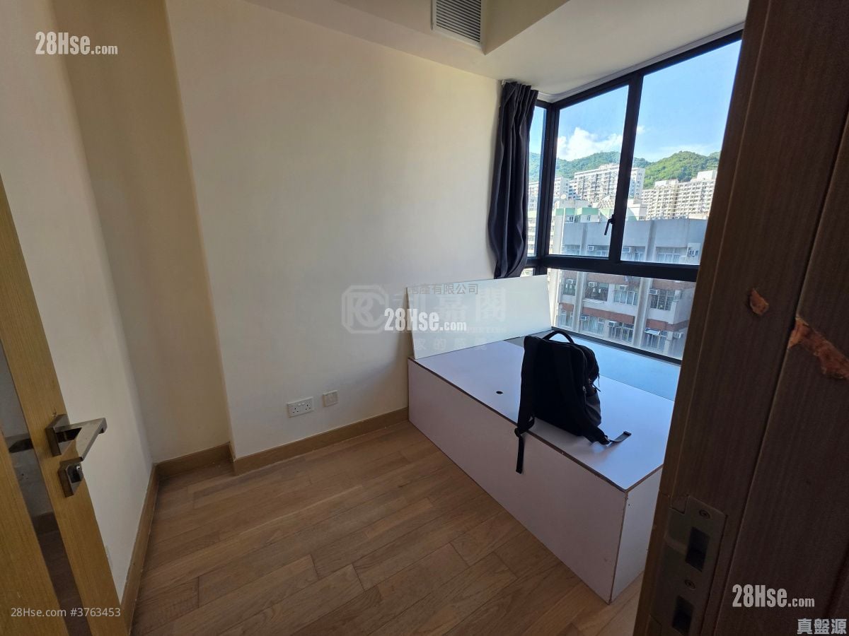 Giovane Sell 1 Bedroom , 1 Bathroom 224 ft²