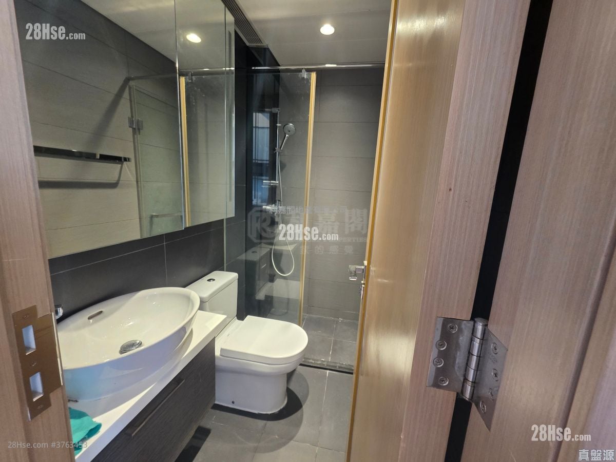 Giovane Sell 1 Bedroom , 1 Bathroom 224 ft²