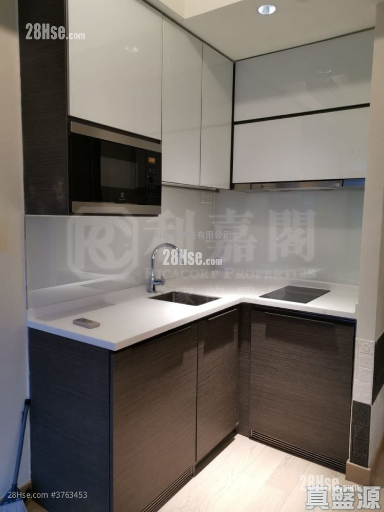 Giovane Sell 1 Bedroom , 1 Bathroom 224 ft²