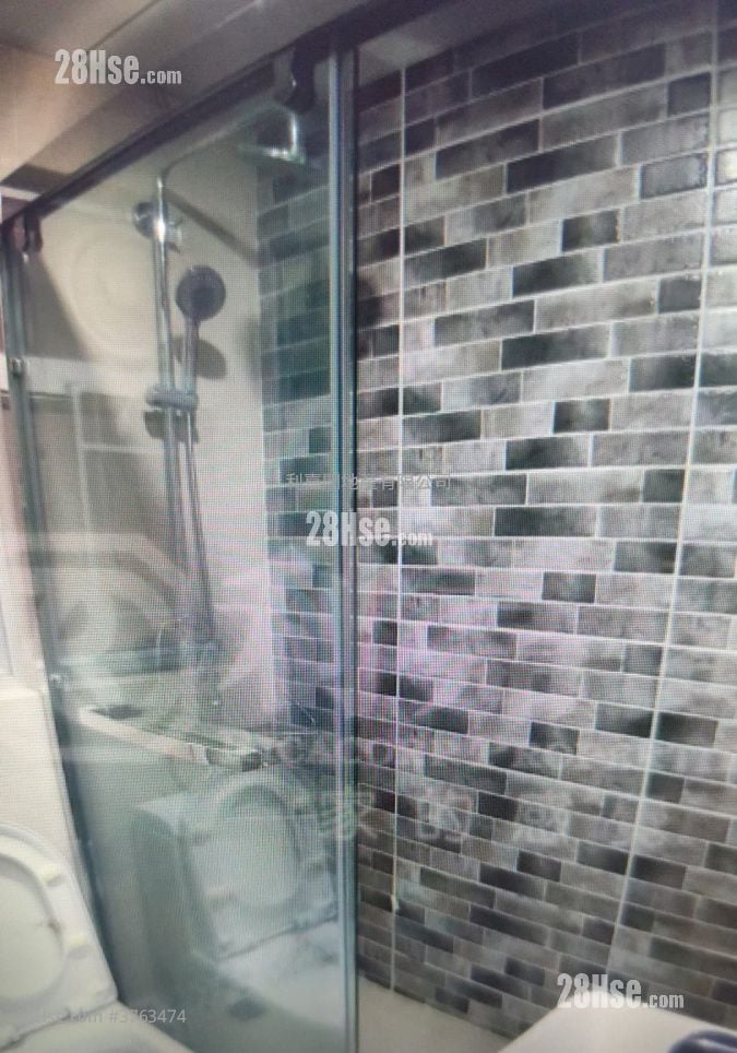 Mei Foo Sun Chuen Sell 3 Bedrooms , 2 Bathrooms 632 ft²