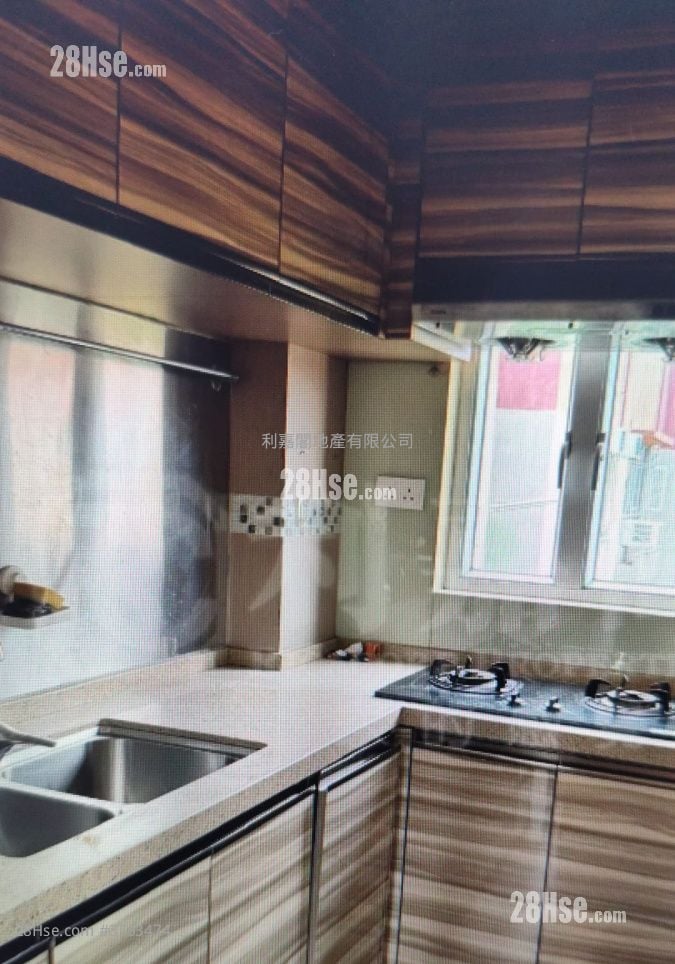 Mei Foo Sun Chuen Sell 3 Bedrooms , 2 Bathrooms 632 ft²