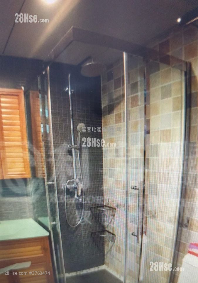 Mei Foo Sun Chuen Sell 3 Bedrooms , 2 Bathrooms 632 ft²