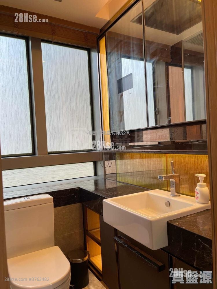 Imperial Kennedy Sell 2 Bedrooms 558 ft²