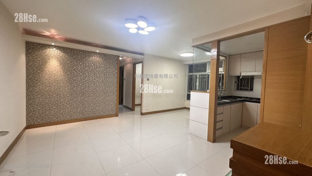 Mei Foo Sun Chuen Sell 3 Bedrooms , 2 Bathrooms 658 ft²