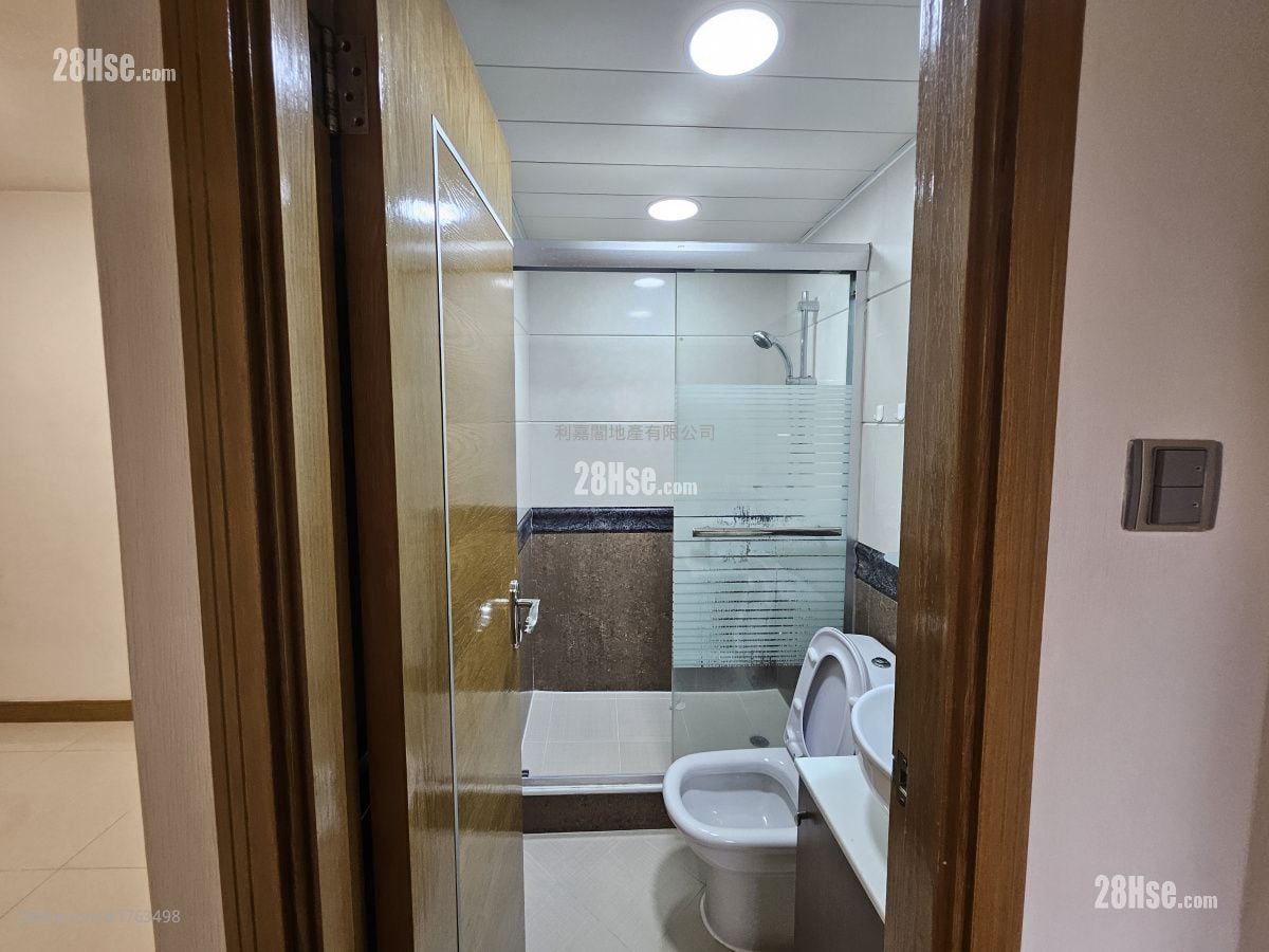 Mei Foo Sun Chuen Sell 3 Bedrooms , 2 Bathrooms 658 ft²