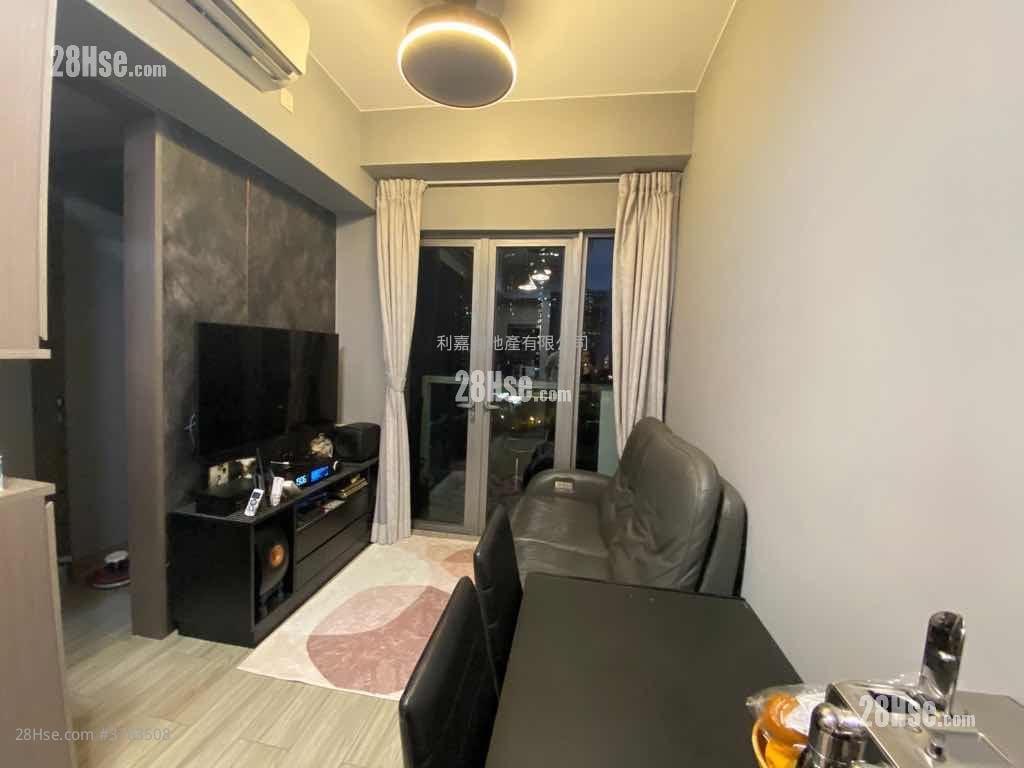 Park One Sell 2 Bedrooms , 1 Bathroom 365 ft²