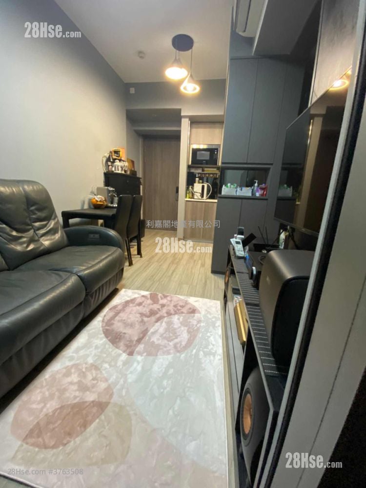 Park One Sell 2 Bedrooms , 1 Bathroom 365 ft²