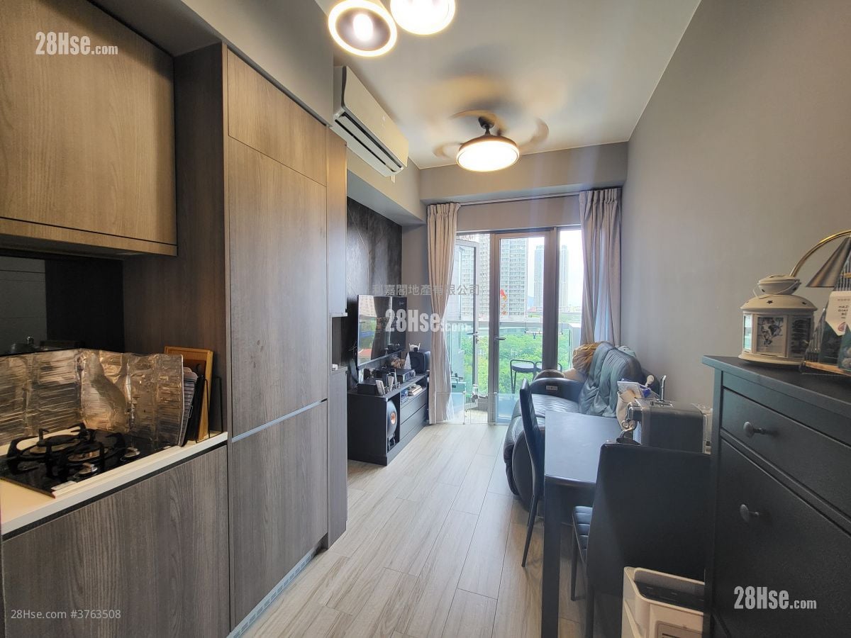 Park One Sell 2 Bedrooms , 1 Bathroom 365 ft²