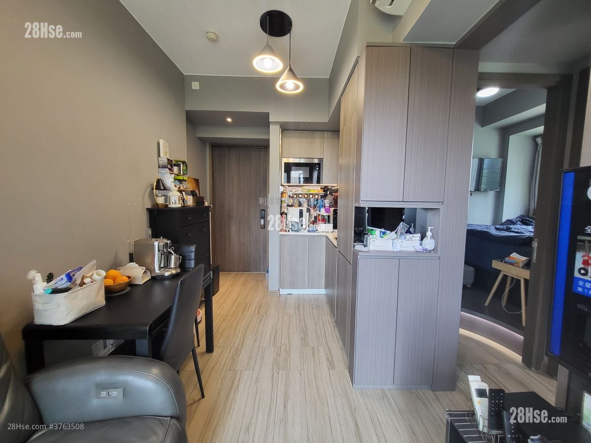 Park One Sell 2 Bedrooms , 1 Bathroom 365 ft²