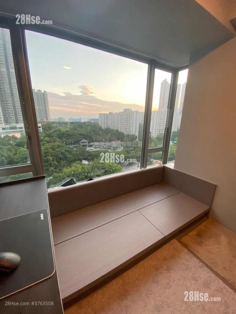 Park One Sell 2 Bedrooms , 1 Bathroom 365 ft²
