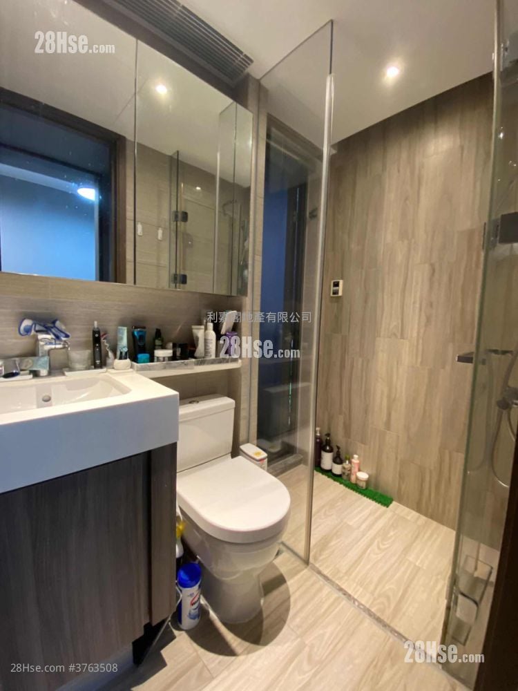 Park One Sell 2 Bedrooms , 1 Bathroom 365 ft²