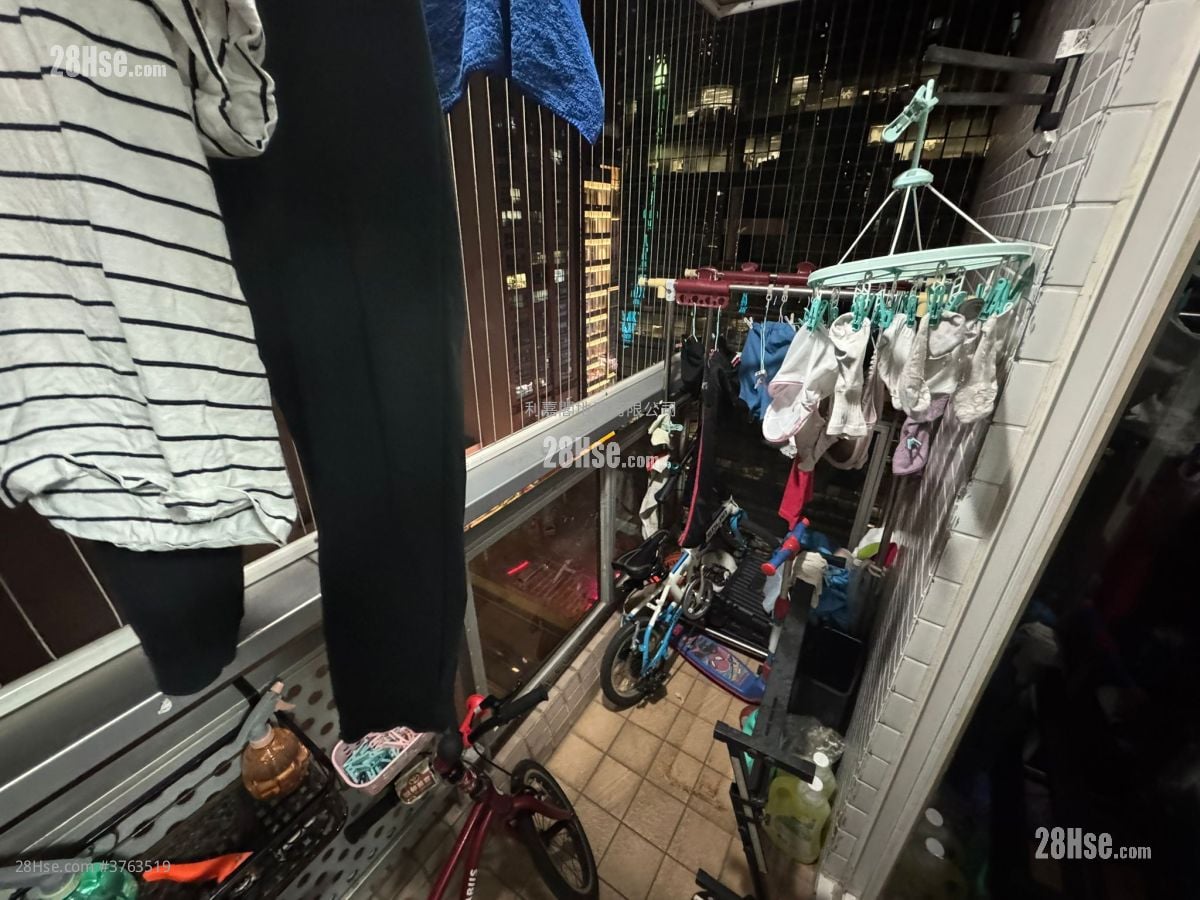 新港豪庭 售盘 2 房 , 1 浴室 348 平方尺