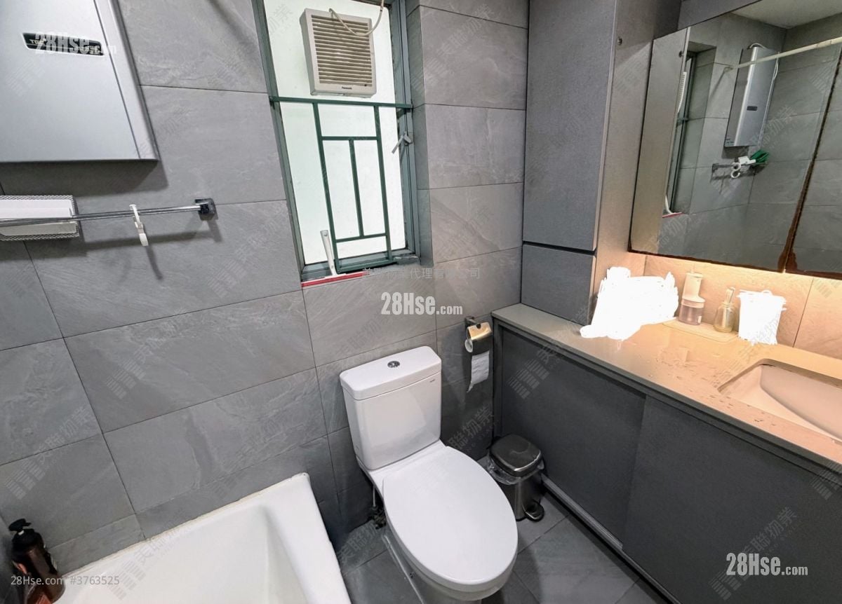 维景湾畔 售盘 2 房 765 平方尺