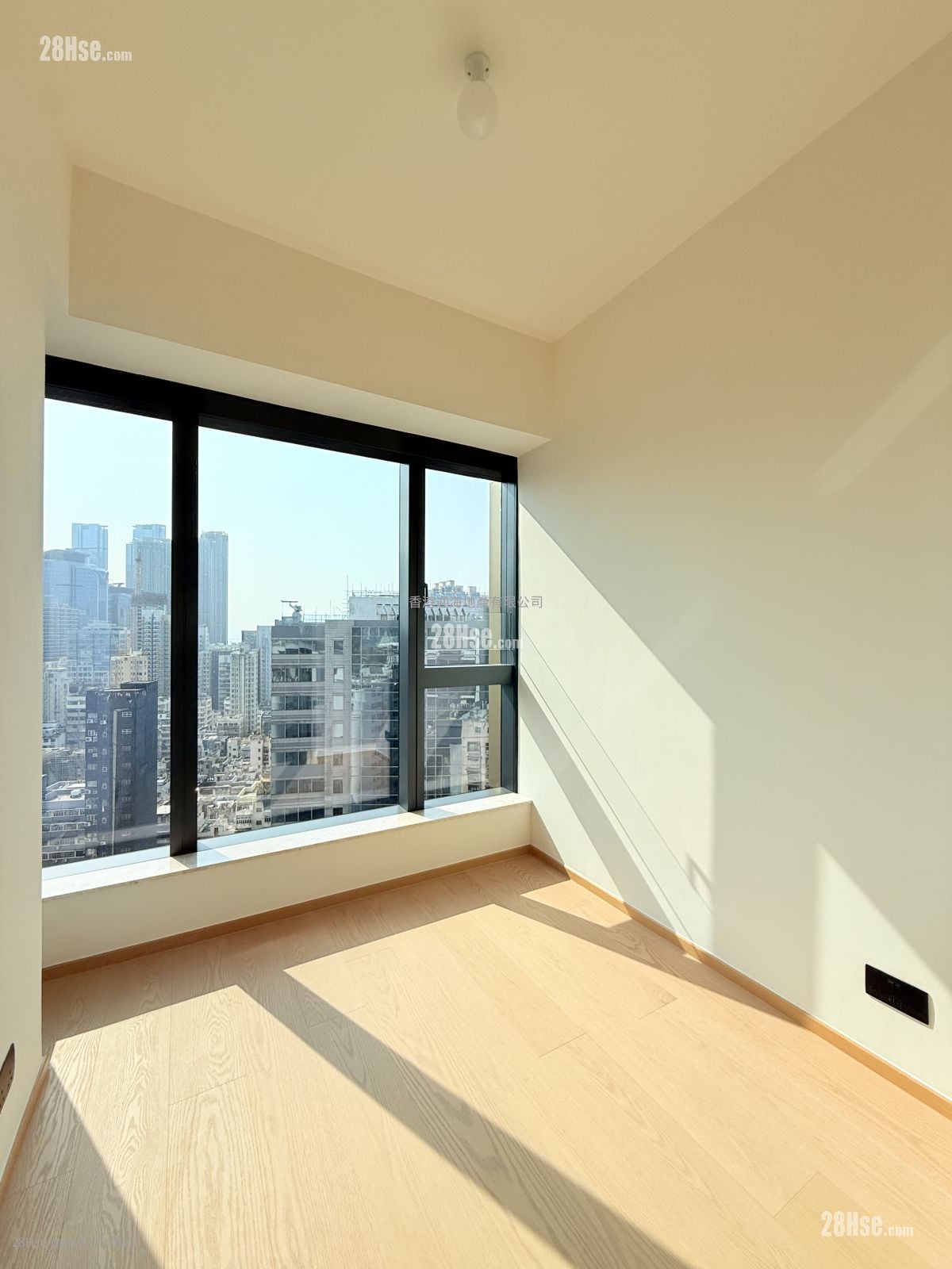 Topside Residence Rental 3 Bedrooms , 1 Bathroom 569 ft²