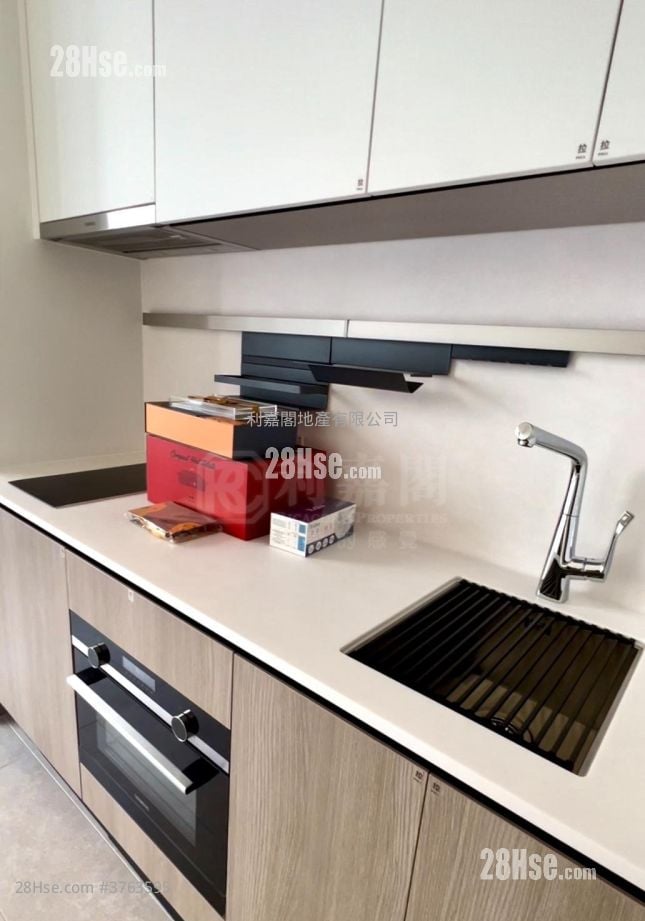 Kennedy 38 Sell Studio , 1 Bathroom 264 ft²