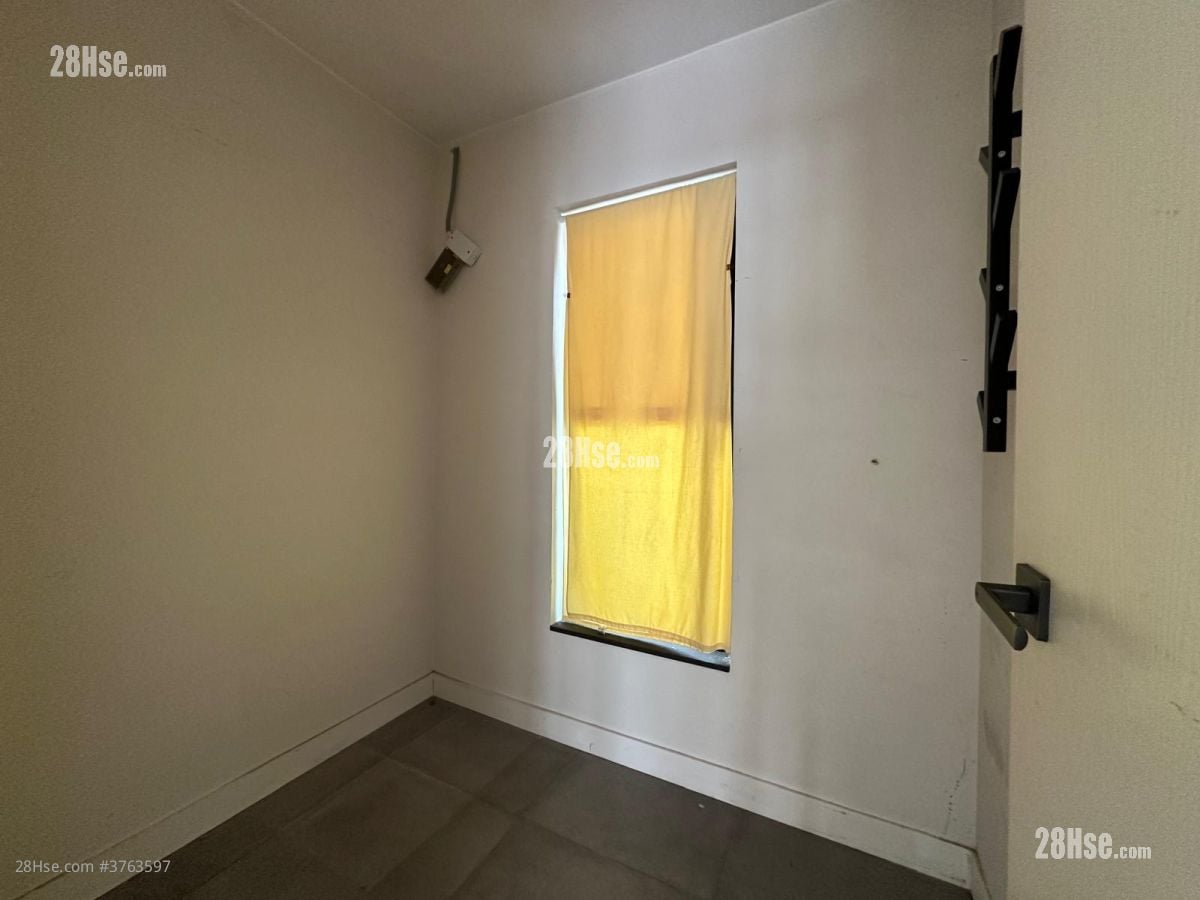 碧豪苑 售盘 3 房 , 1 浴室 698 平方尺