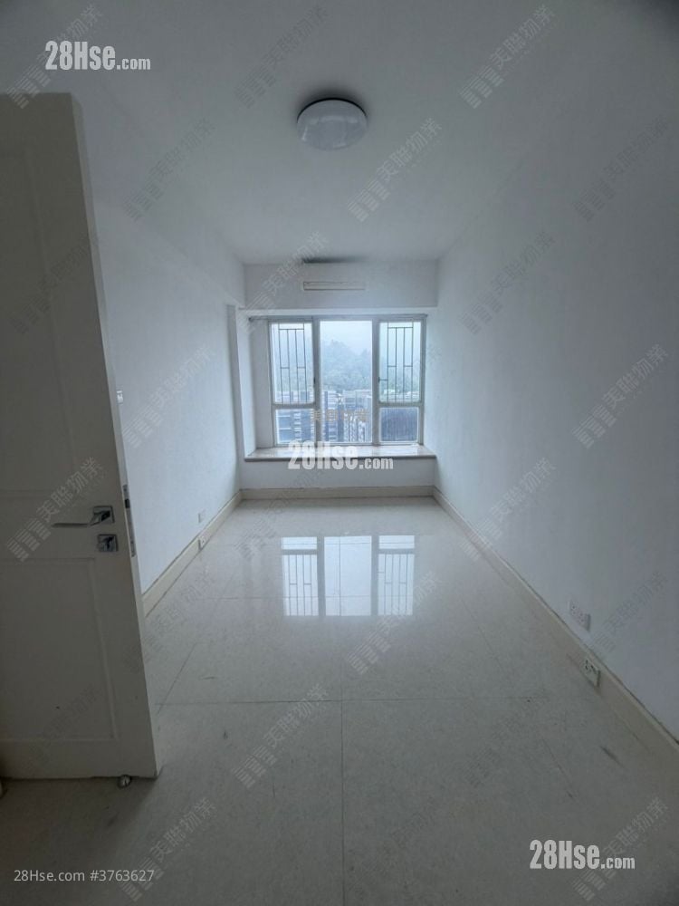 La Splendeur Of Le Prestige Sell 4 Bedrooms , 2 Bathrooms 995 ft²