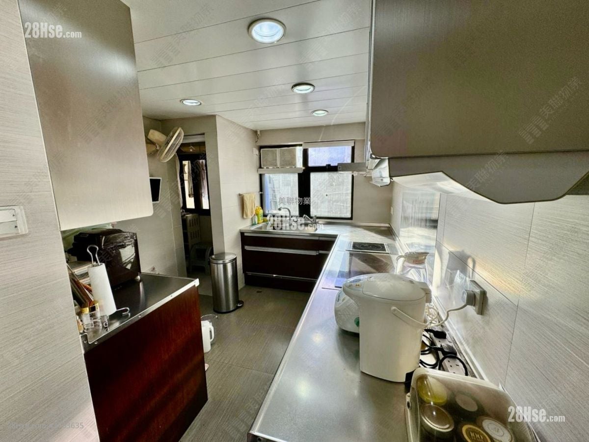 Beverly Villas Sell 2 Bedrooms , 4 Bathrooms 1,609 ft²