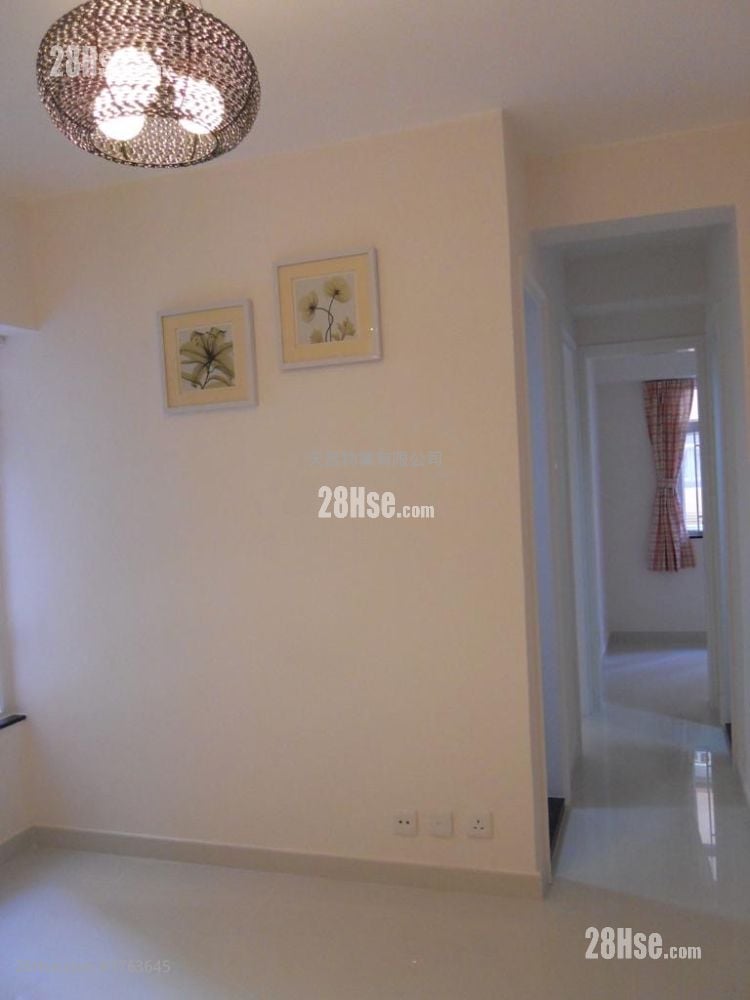 Sun Shing Centre Sell 2 Bedrooms , 1 Bathroom 290 ft²
