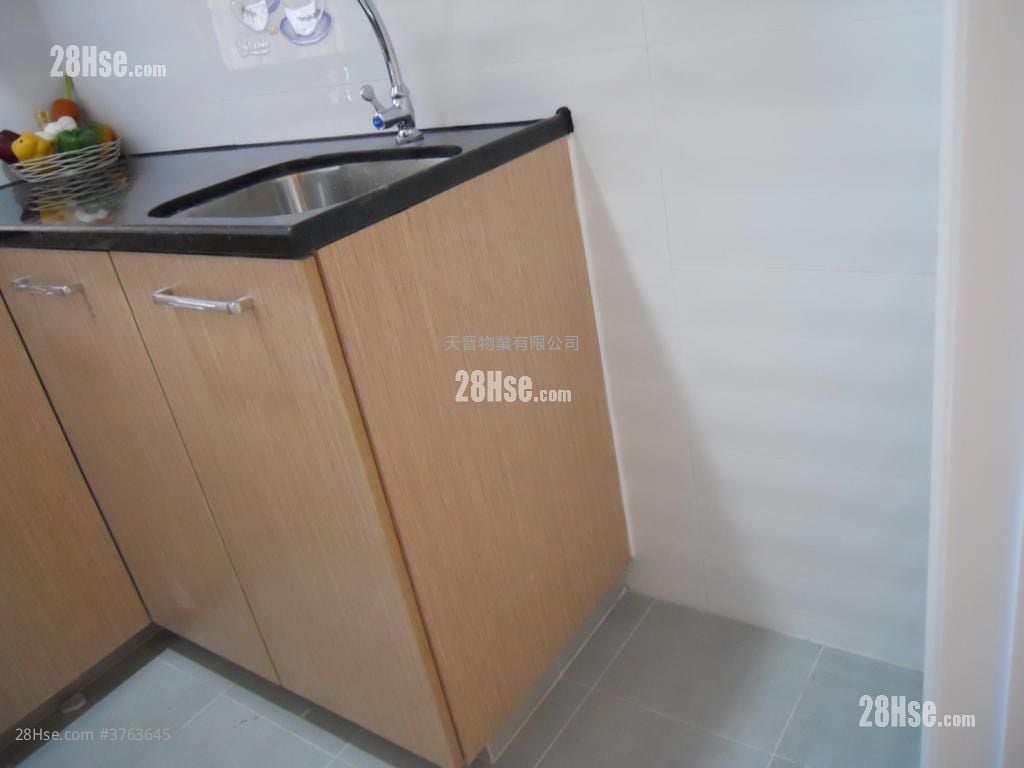 Sun Shing Centre Sell 2 Bedrooms , 1 Bathroom 290 ft²