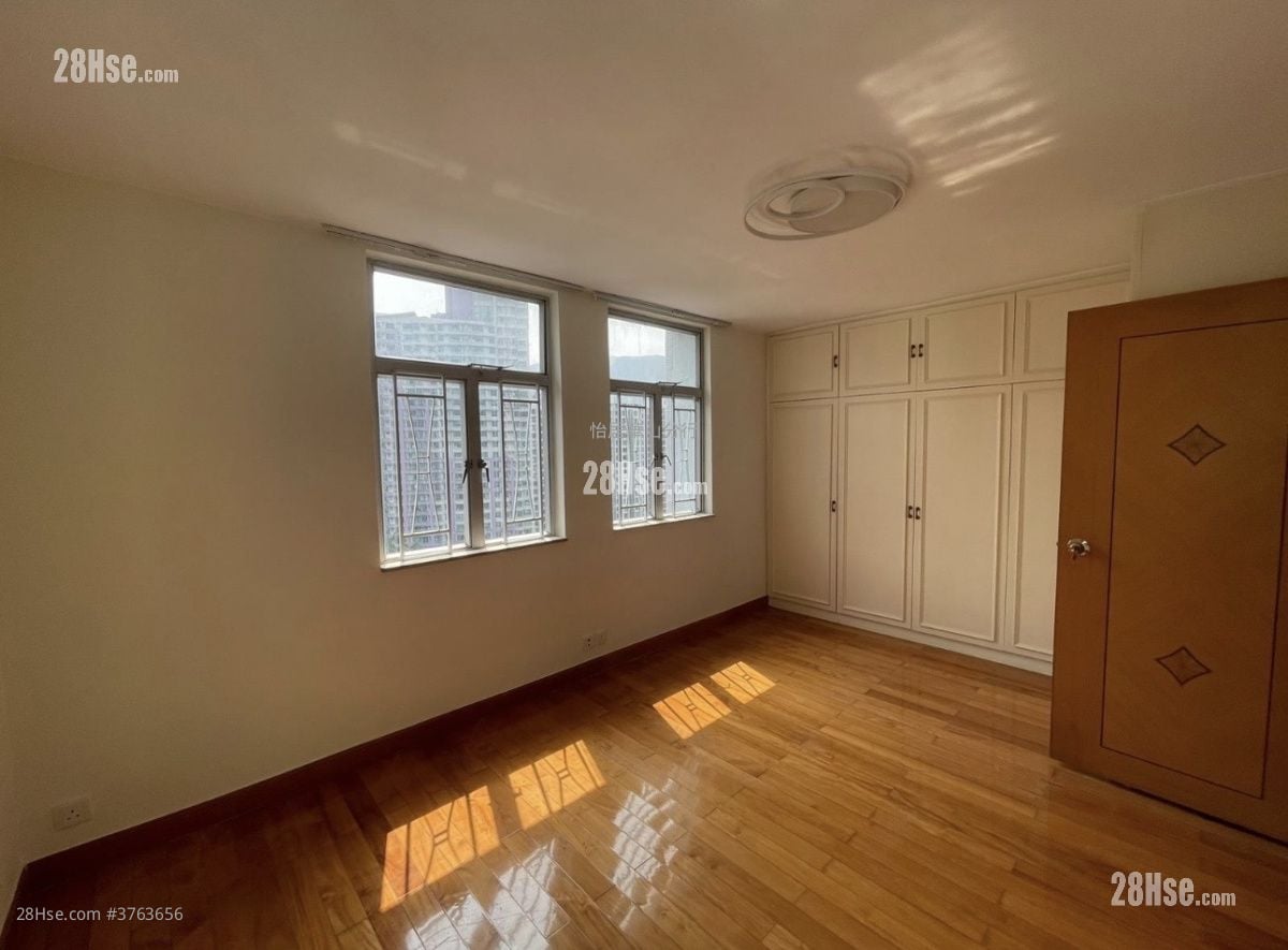 Taikoo Shing Sell 3 Bedrooms , 1 Bathroom 689 ft²