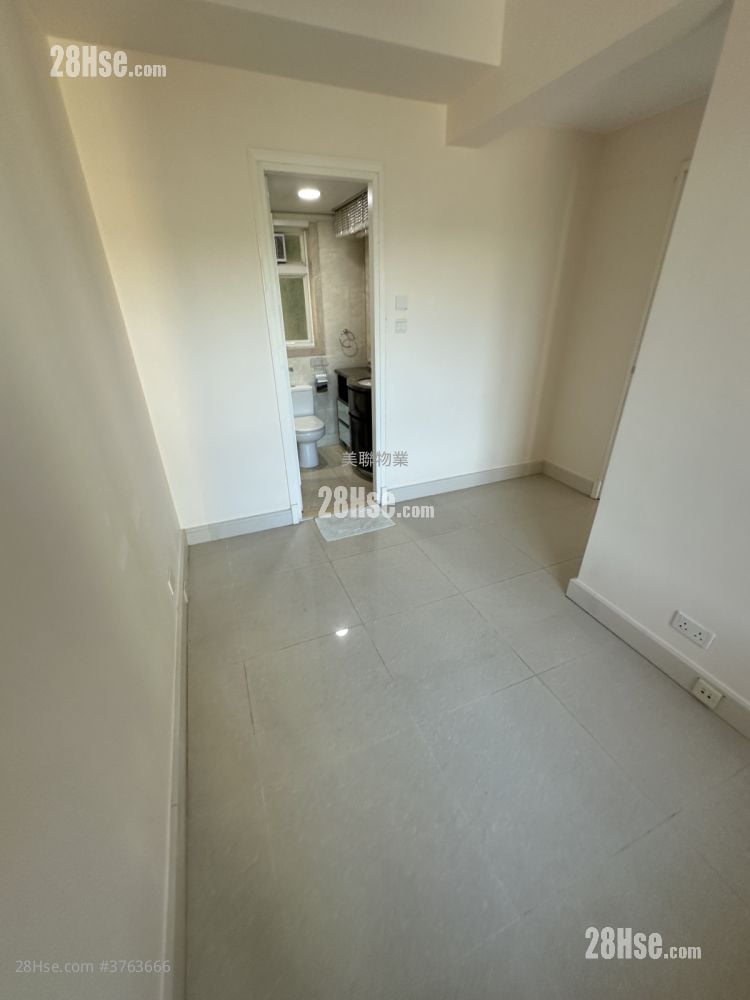 领峰 售盘 3 房 , 2 浴室 730 平方尺