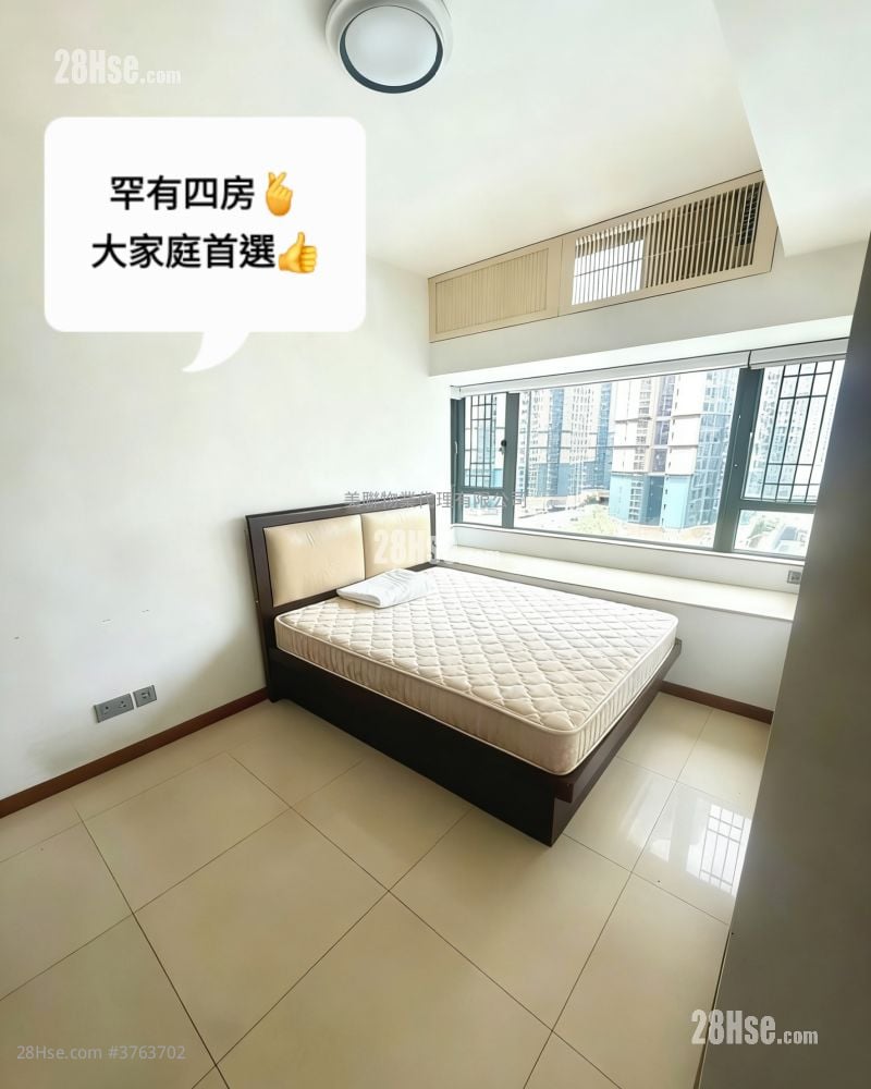 Residence Oasis Sell 4 Bedrooms 763 ft²