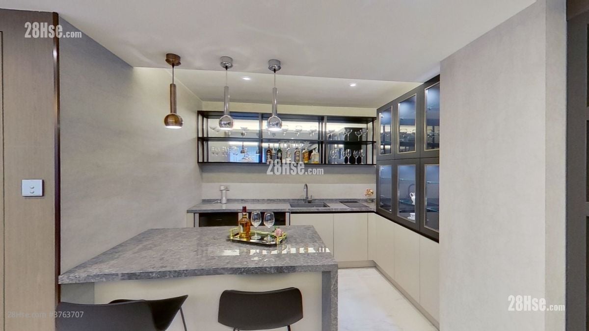 Murray Bay Rental 4 Bedrooms , 3 Bathrooms 4,399 ft²