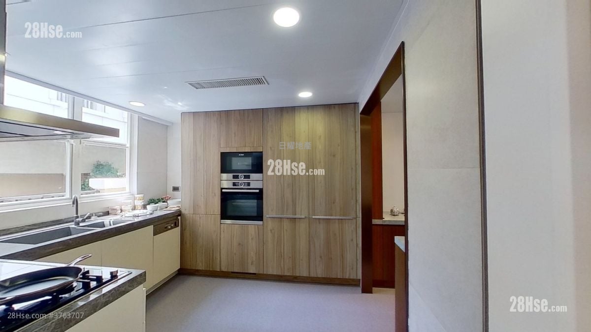 Murray Bay Rental 4 Bedrooms , 3 Bathrooms 4,399 ft²