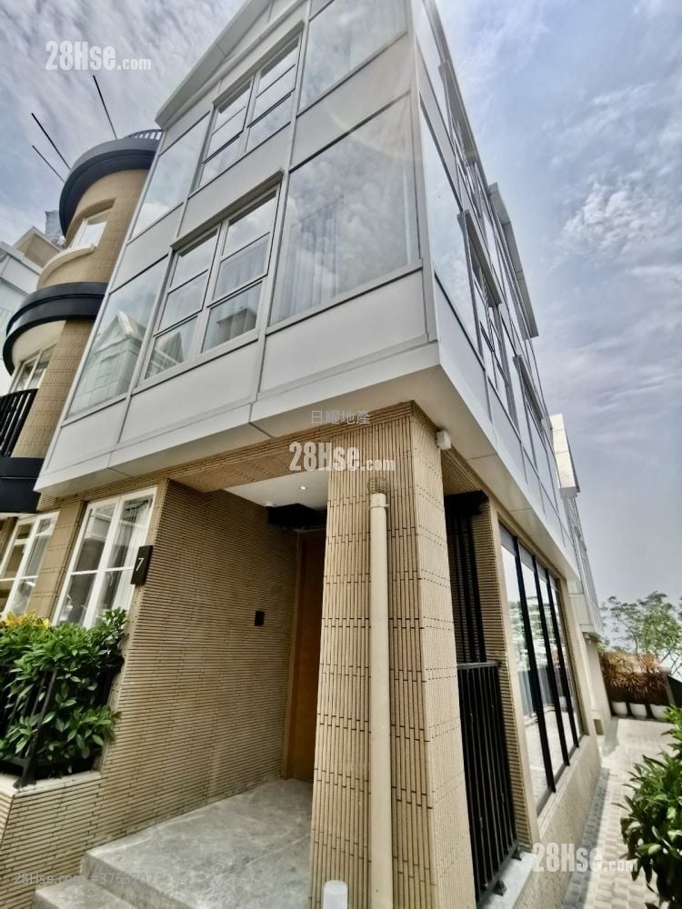 Murray Bay Rental 4 Bedrooms , 3 Bathrooms 4,399 ft²