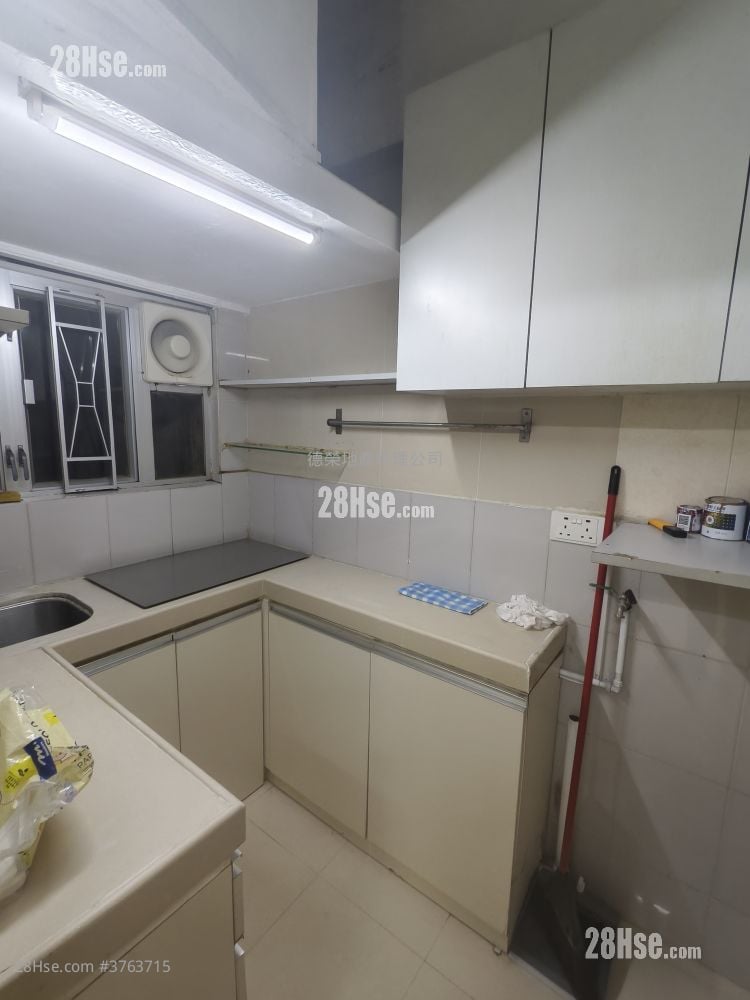 长乐大厦 租盘 2 房 , 1 浴室 300 平方尺