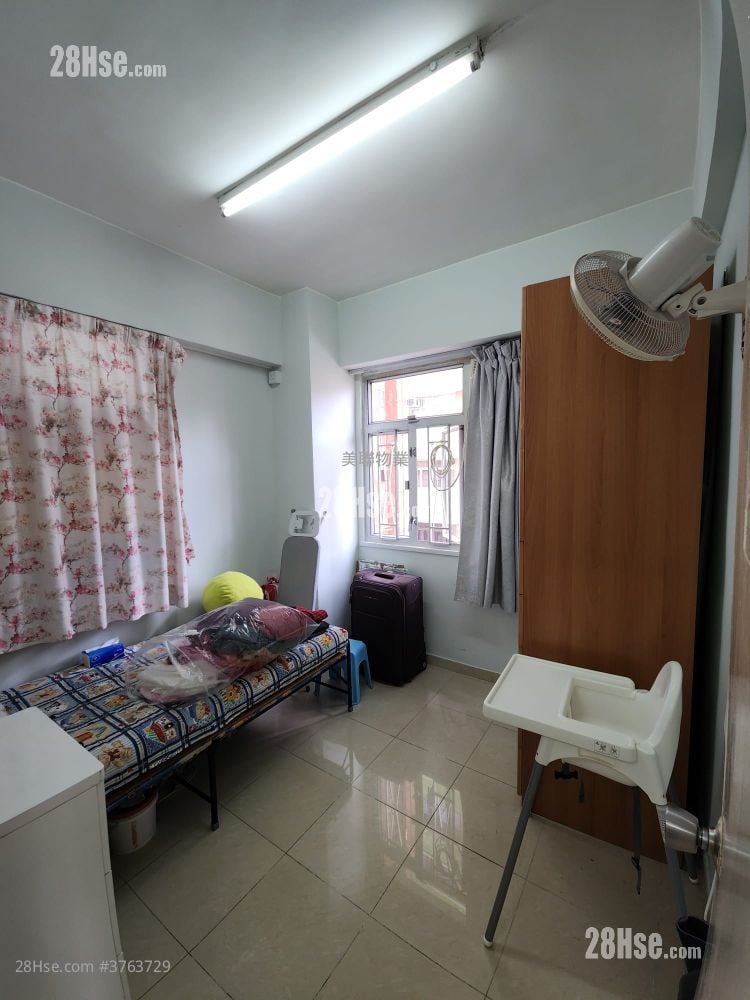 Kwai Ying Building Sell 2 Bedrooms , 1 Bathroom 428 ft²