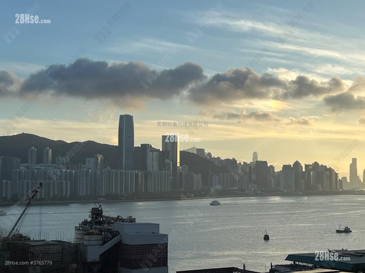 Ocean One Sell 2 Bedrooms 559 ft²