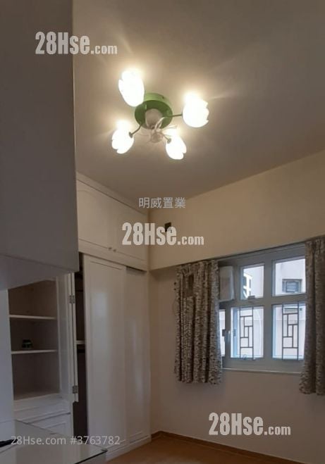 Yan On Building Sell 2 Bedrooms