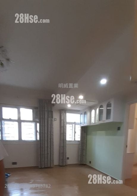 Yan On Building Sell 2 Bedrooms