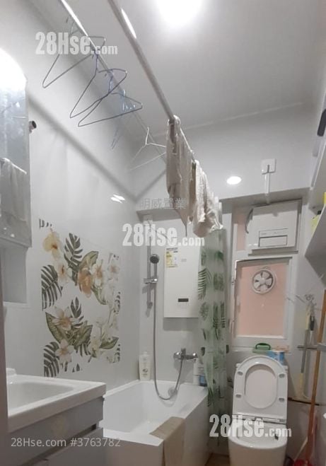 Yan On Building Sell 2 Bedrooms