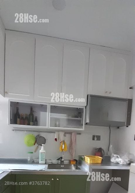 Yan On Building Sell 2 Bedrooms