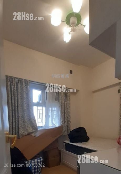 Yan On Building Sell 2 Bedrooms