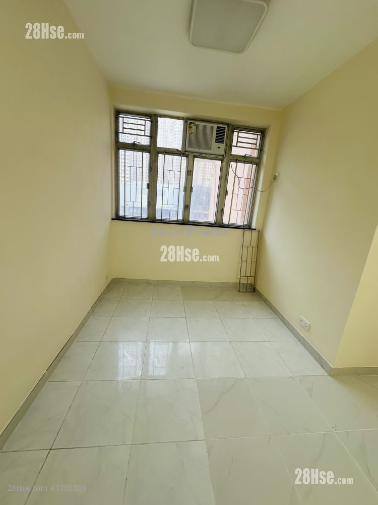 Telford Gardens Sell 2 Bedrooms , 1 Bathroom 474 ft²