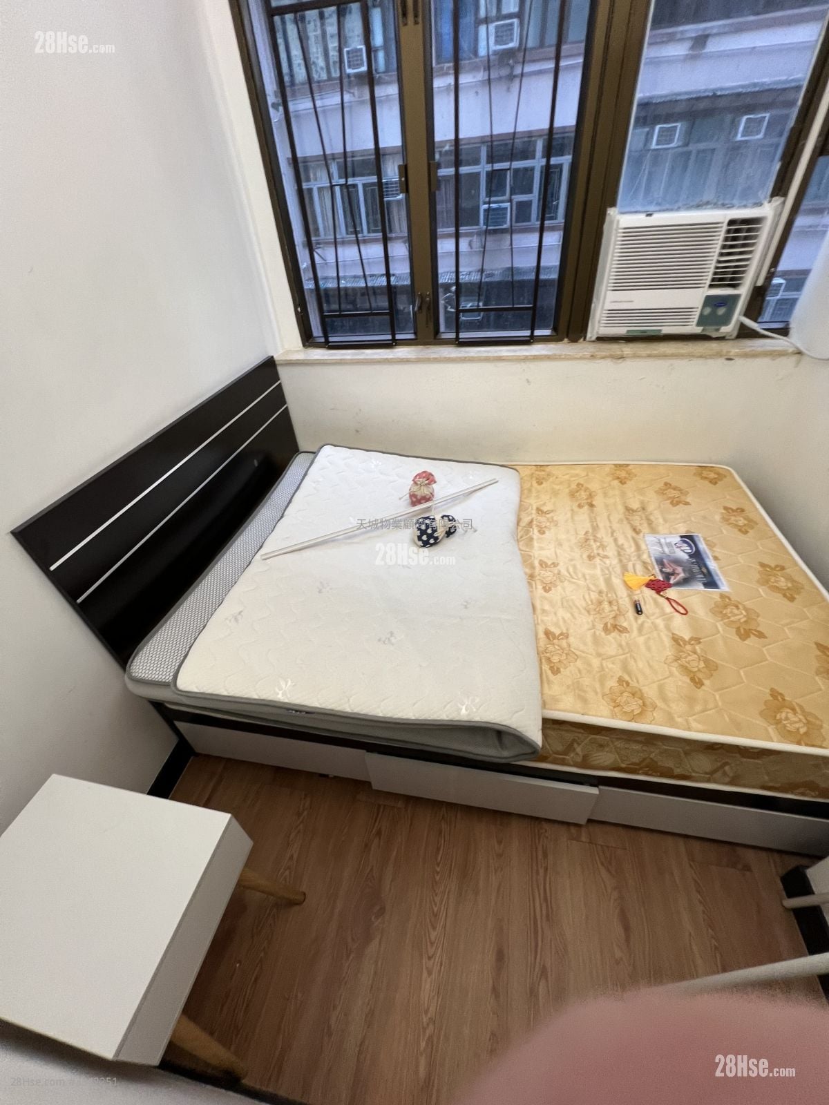 Windsor Mansion Rental Studio , 1 Bathroom 200 ft²