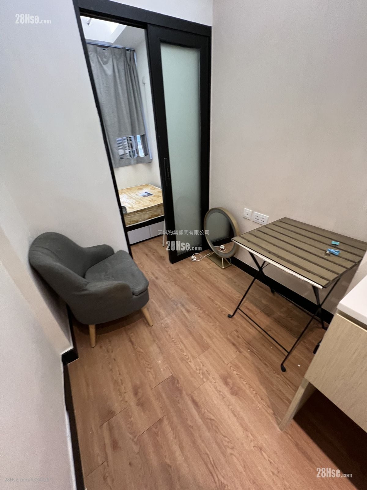 Windsor Mansion Rental Studio , 1 Bathroom 200 ft²