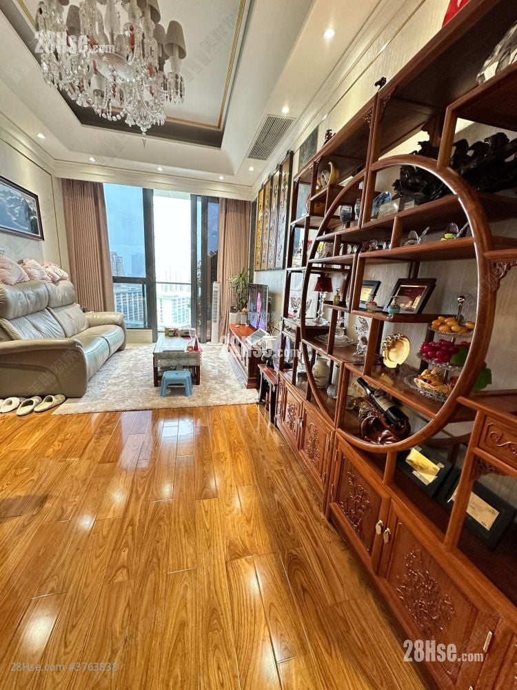 Ultima Sell 902 ft²